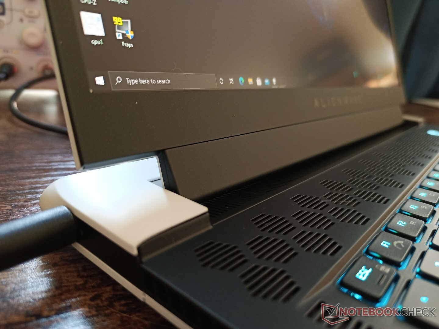اتصال لپ تاپ Alienware x15 R1